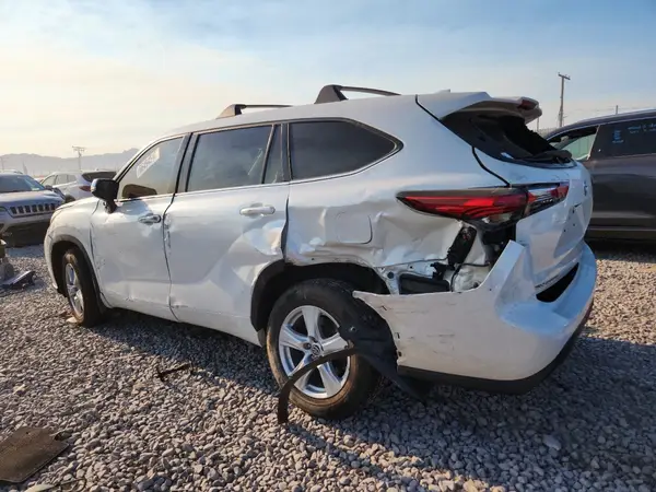 5TDBZRBH9LS024689 2020 TOYOTA HIGHLANDER - Image 2
