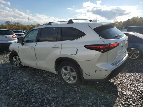 5TDBZRBH9MS057452 2021 TOYOTA HIGHLANDER - Image 2