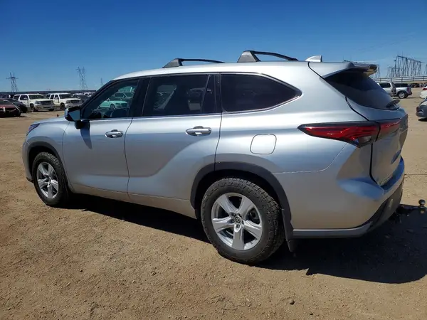 5TDBZRBH9MS097935 2021 TOYOTA HIGHLANDER - Image 2