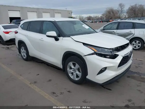 5TDBZRBH9MS110697 2021 TOYOTA HIGHLANDER - Image 1