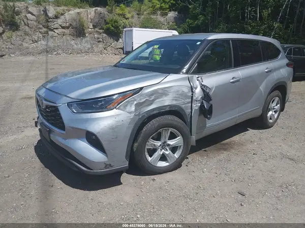 5TDBZRBH9MS145160 2021 TOYOTA HIGHLANDER - Image 2