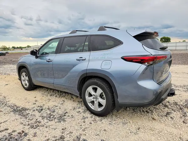 5TDBZRBH9MS158863 2021 TOYOTA HIGHLANDER - Image 2