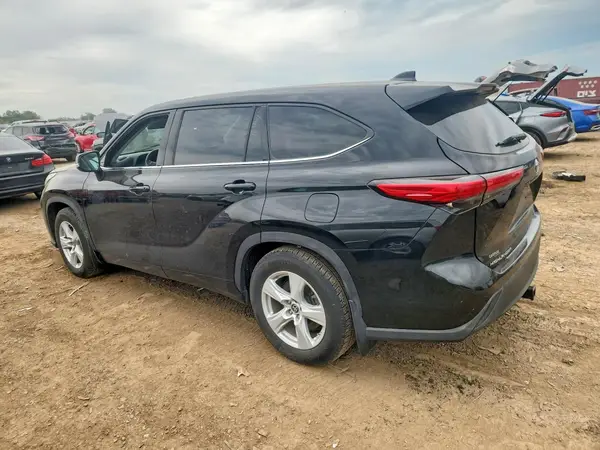 5TDBZRBH9MS524398 2021 TOYOTA HIGHLANDER - Image 2
