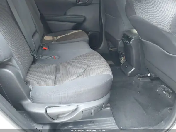 5TDBZRBH9MS546806 2021 TOYOTA HIGHLANDER - Image 8