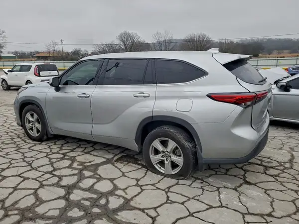 5TDBZRBH9MS547423 2021 TOYOTA HIGHLANDER - Image 2