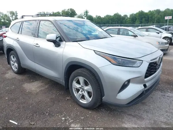 5TDBZRBH9NS257992 2022 TOYOTA HIGHLANDER - Image 1