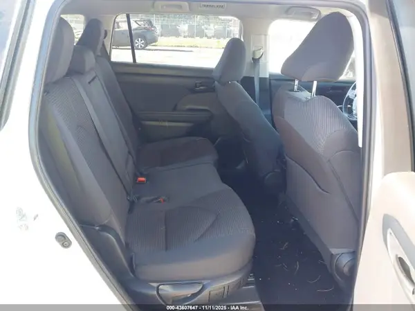 5TDBZRBH9NS582464 2022 TOYOTA HIGHLANDER - Image 8