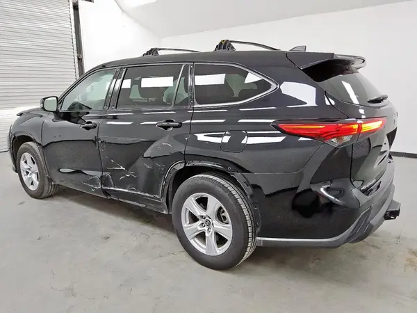 5TDBZRBH9NS583307 2022 TOYOTA HIGHLANDER - Image 2