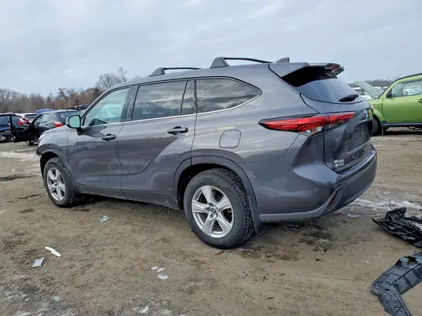 5TDBZRBH9NS584179 2022 TOYOTA HIGHLANDER - Image 2