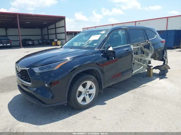 5TDBZRBH9NS594890 2022 TOYOTA HIGHLANDER - Image 2