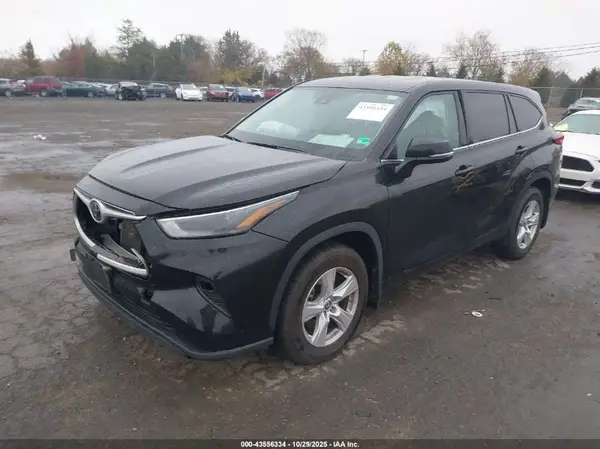 5TDBZRBH9NS596610 2022 TOYOTA HIGHLANDER - Image 2