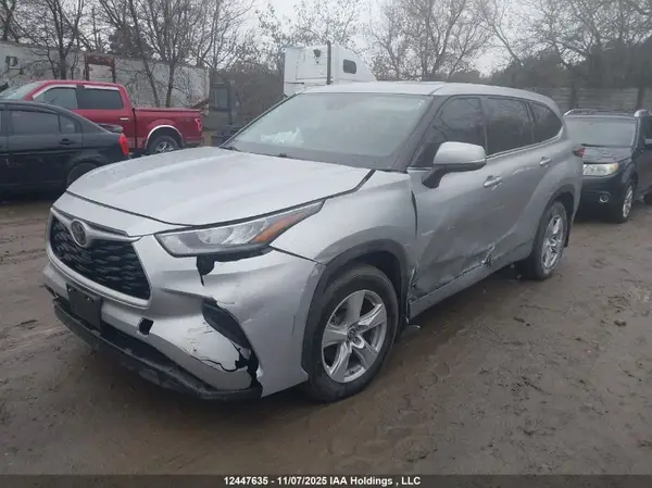 5TDBZRBHXLS500044 2020 TOYOTA HIGHLANDER - Image 2