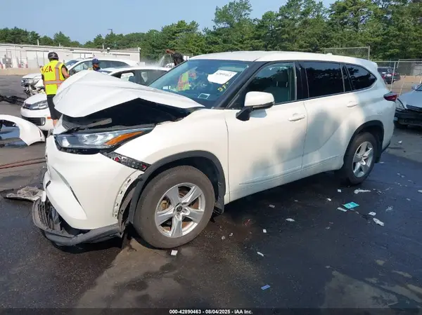 5TDBZRBHXLS506166 2020 TOYOTA HIGHLANDER - Image 2