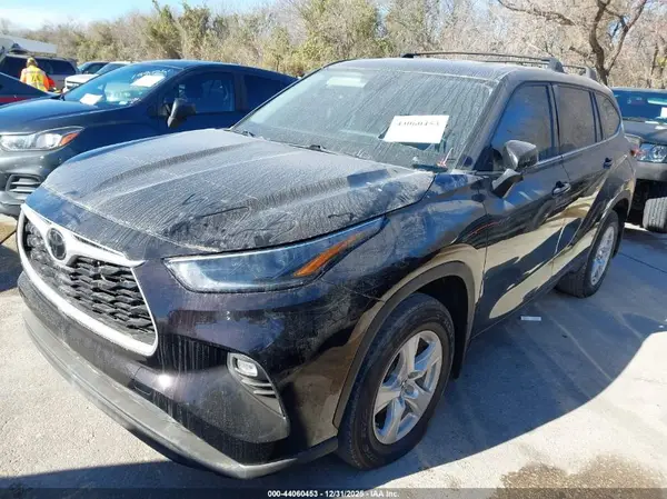 5TDBZRBHXMS102320 2021 TOYOTA HIGHLANDER - Image 2
