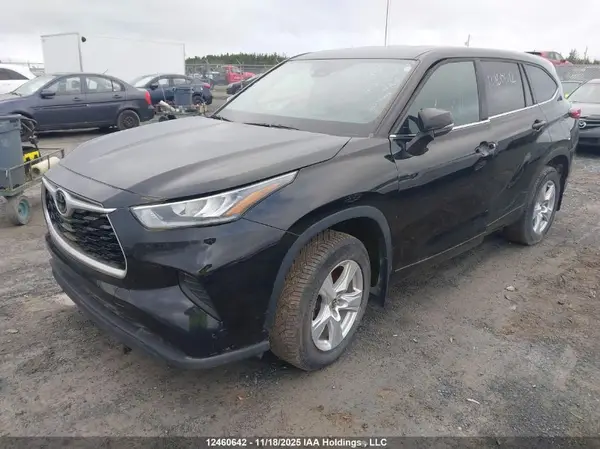 5TDBZRBHXMS124463 2021 TOYOTA HIGHLANDER - Image 2