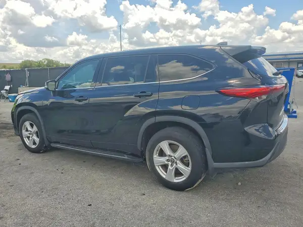 5TDBZRBHXMS135141 2021 TOYOTA HIGHLANDER - Image 2