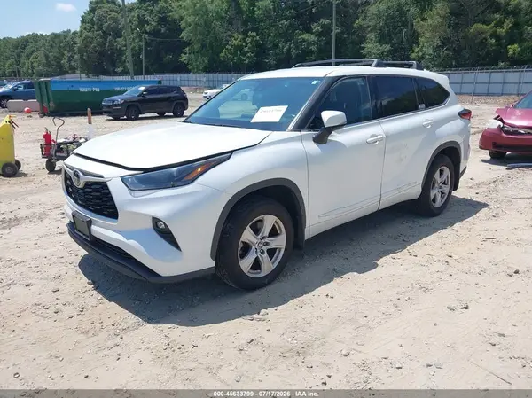 5TDBZRBHXNS169761 2022 TOYOTA HIGHLANDER - Image 2