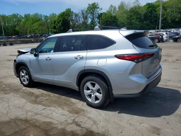 5TDBZRBHXNS180159 2022 TOYOTA HIGHLANDER - Image 2