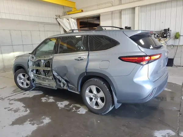 5TDBZRBHXNS185202 2022 TOYOTA HIGHLANDER - Image 2