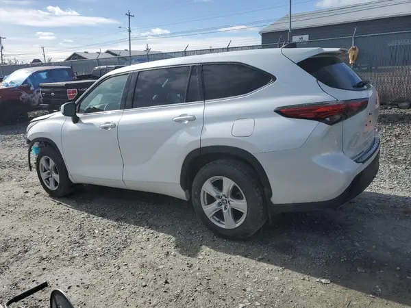 5TDBZRBHXNS240327 2022 TOYOTA HIGHLANDER - Image 2