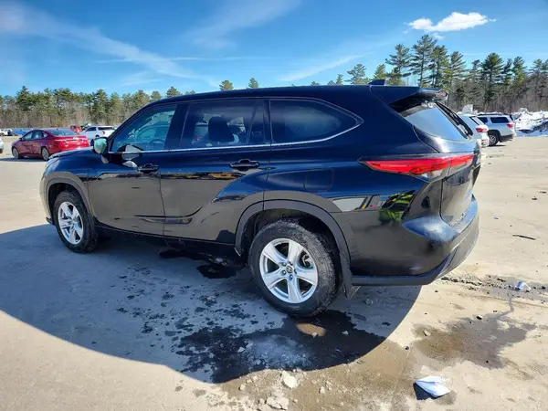 5TDBZRBHXNS246404 2022 TOYOTA HIGHLANDER - Image 2