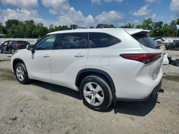 5TDBZRBHXNS587561 2022 TOYOTA HIGHLANDER - Image 2