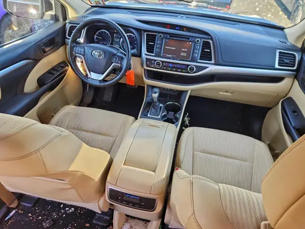 5TDBZRFH0HS364265 2017 TOYOTA HIGHLANDER - Image 8