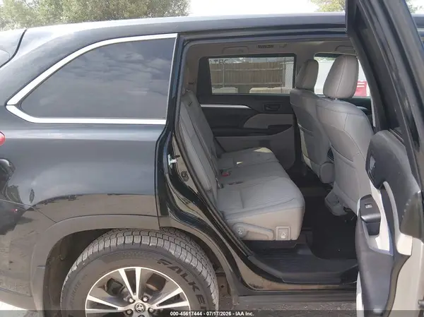 5TDBZRFH0HS375539 2017 TOYOTA HIGHLANDER - Image 8