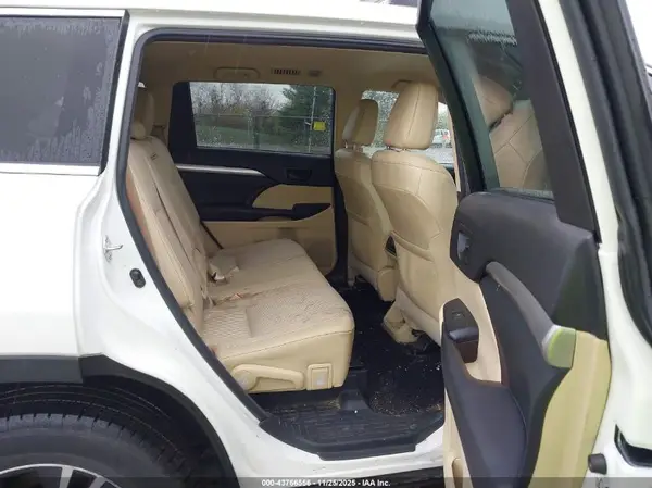 5TDBZRFH0HS382166 2017 TOYOTA HIGHLANDER - Image 8