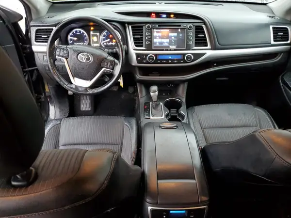 5TDBZRFH0HS385553 2017 TOYOTA HIGHLANDER - Image 8