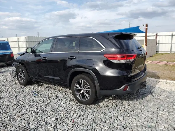 5TDBZRFH0HS396813 2017 TOYOTA HIGHLANDER - Image 2