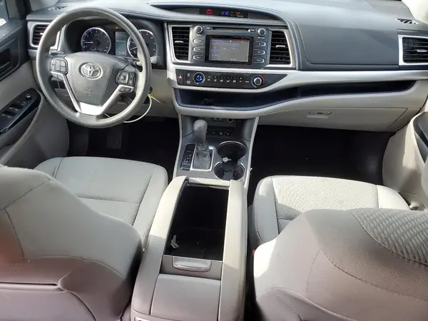 5TDBZRFH0HS396813 2017 TOYOTA HIGHLANDER - Image 8