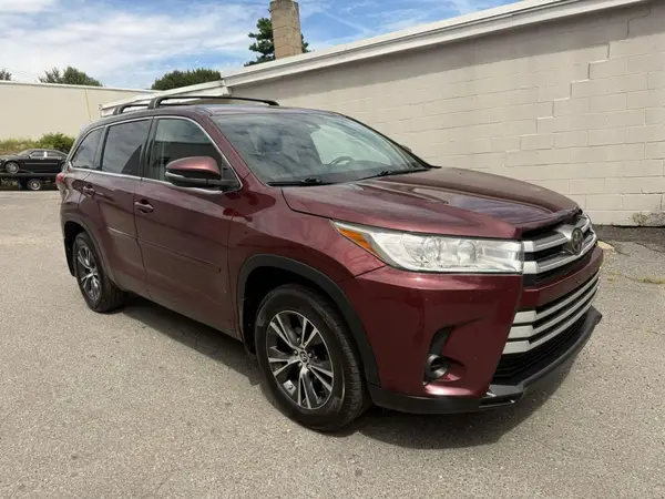 5TDBZRFH0HS404490 2017 TOYOTA HIGHLANDER - Image 2
