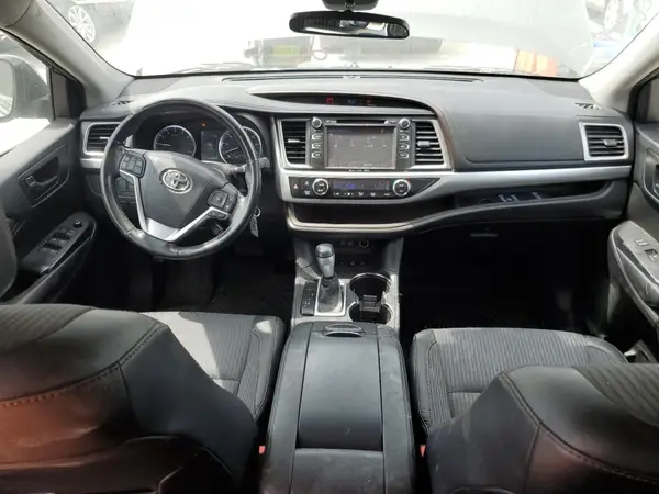 5TDBZRFH0HS406059 2017 TOYOTA HIGHLANDER - Image 8