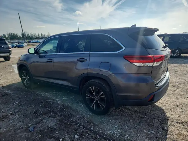 5TDBZRFH0HS414372 2017 TOYOTA HIGHLANDER - Image 2