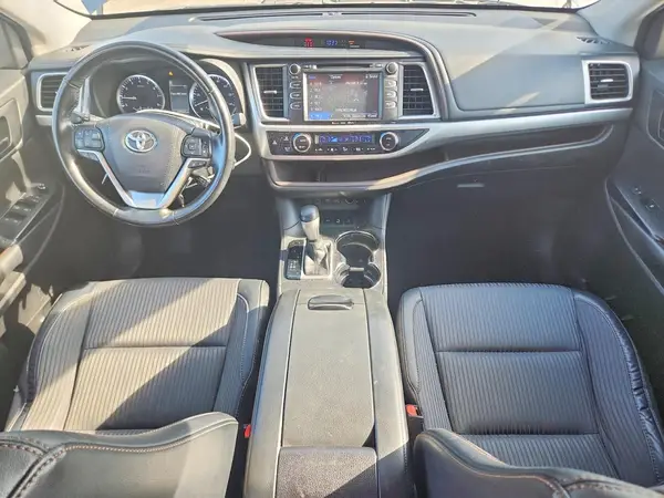 5TDBZRFH0HS414372 2017 TOYOTA HIGHLANDER - Image 8