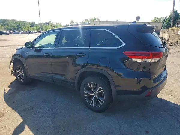 5TDBZRFH0HS420043 2017 TOYOTA HIGHLANDER - Image 2