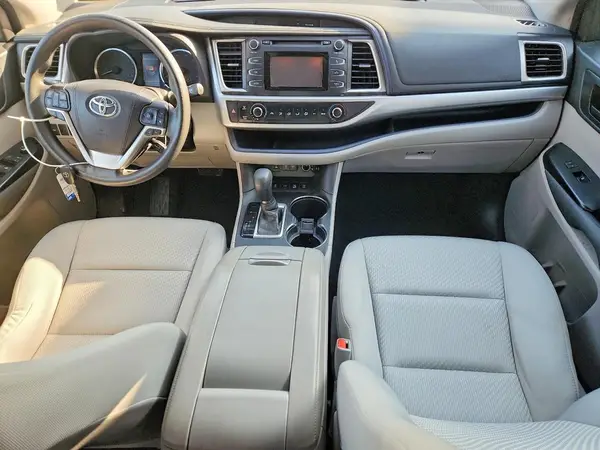 5TDBZRFH0HS434217 2017 TOYOTA HIGHLANDER - Image 8
