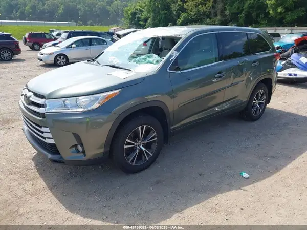 5TDBZRFH0HS442172 2017 TOYOTA HIGHLANDER - Image 2