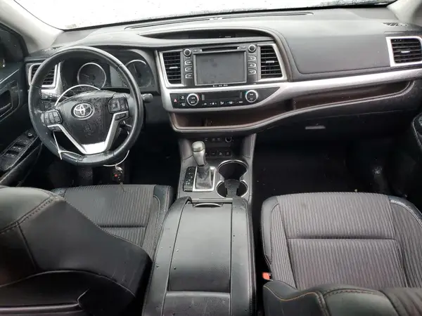 5TDBZRFH0HS449090 2017 TOYOTA HIGHLANDER - Image 8