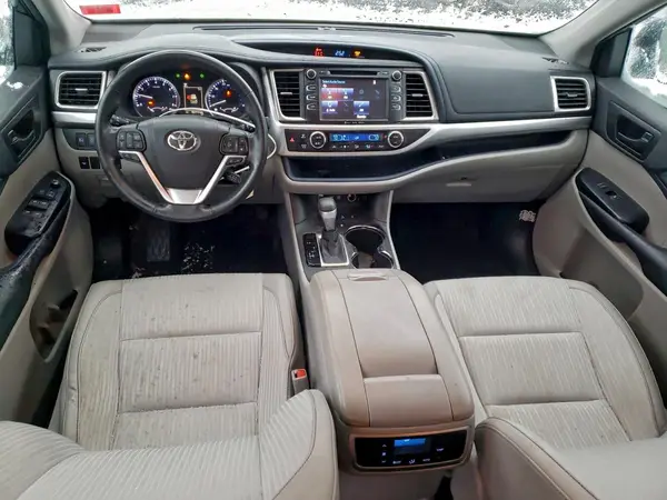 5TDBZRFH0HS452832 2017 TOYOTA HIGHLANDER - Image 8