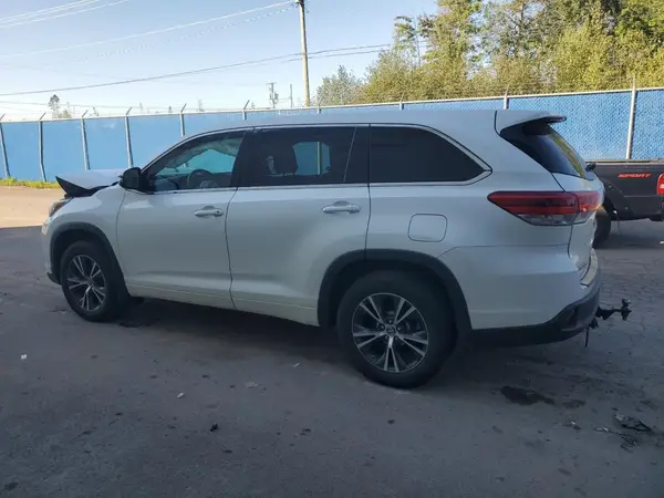 5TDBZRFH0HS462423 2017 TOYOTA HIGHLANDER - Image 2