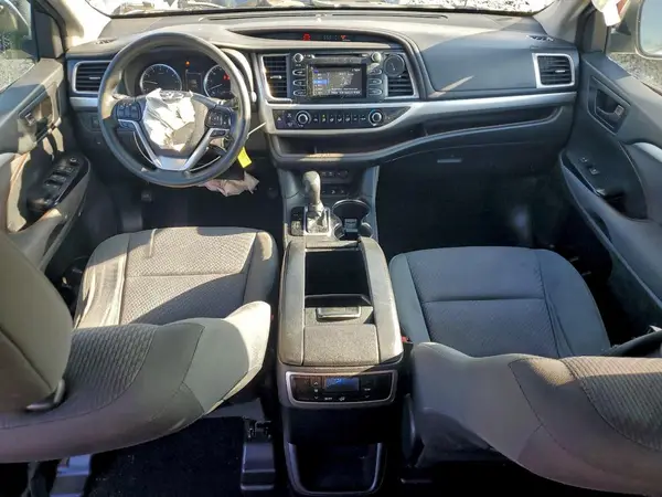 5TDBZRFH0HS463409 2017 TOYOTA HIGHLANDER - Image 8