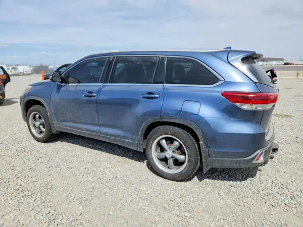 5TDBZRFH0HS465032 2017 TOYOTA HIGHLANDER - Image 2