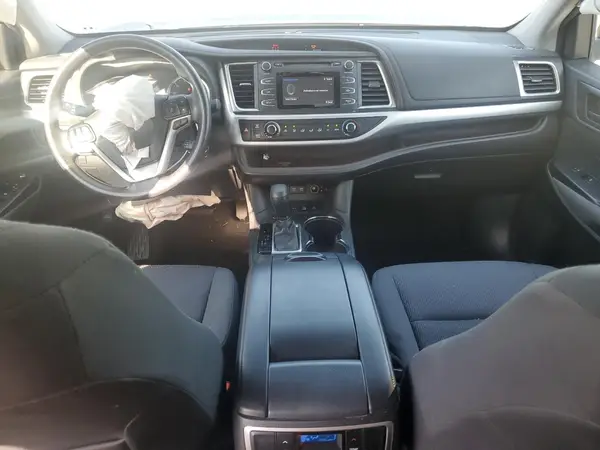 5TDBZRFH0HS466813 2017 TOYOTA HIGHLANDER - Image 8
