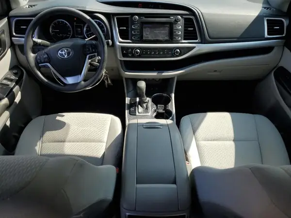 5TDBZRFH0JS488073 2018 TOYOTA HIGHLANDER - Image 8
