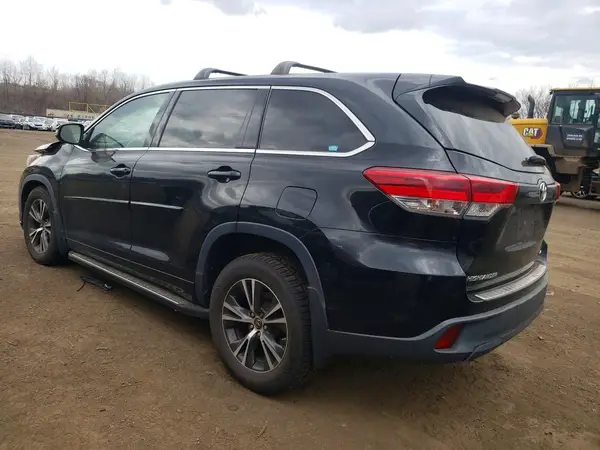 5TDBZRFH0JS494052 2018 TOYOTA HIGHLANDER - Image 2