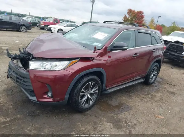 5TDBZRFH0JS494097 2018 TOYOTA HIGHLANDER - Image 2