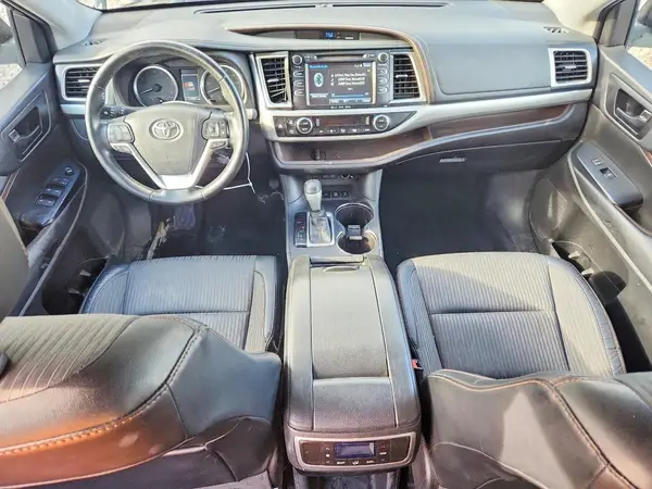 5TDBZRFH0JS495735 2018 TOYOTA HIGHLANDER - Image 8