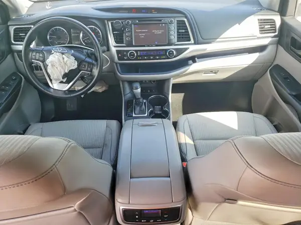 5TDBZRFH0JS801610 2018 TOYOTA HIGHLANDER - Image 8